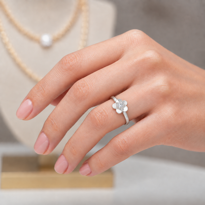 Anillo Flor Circón