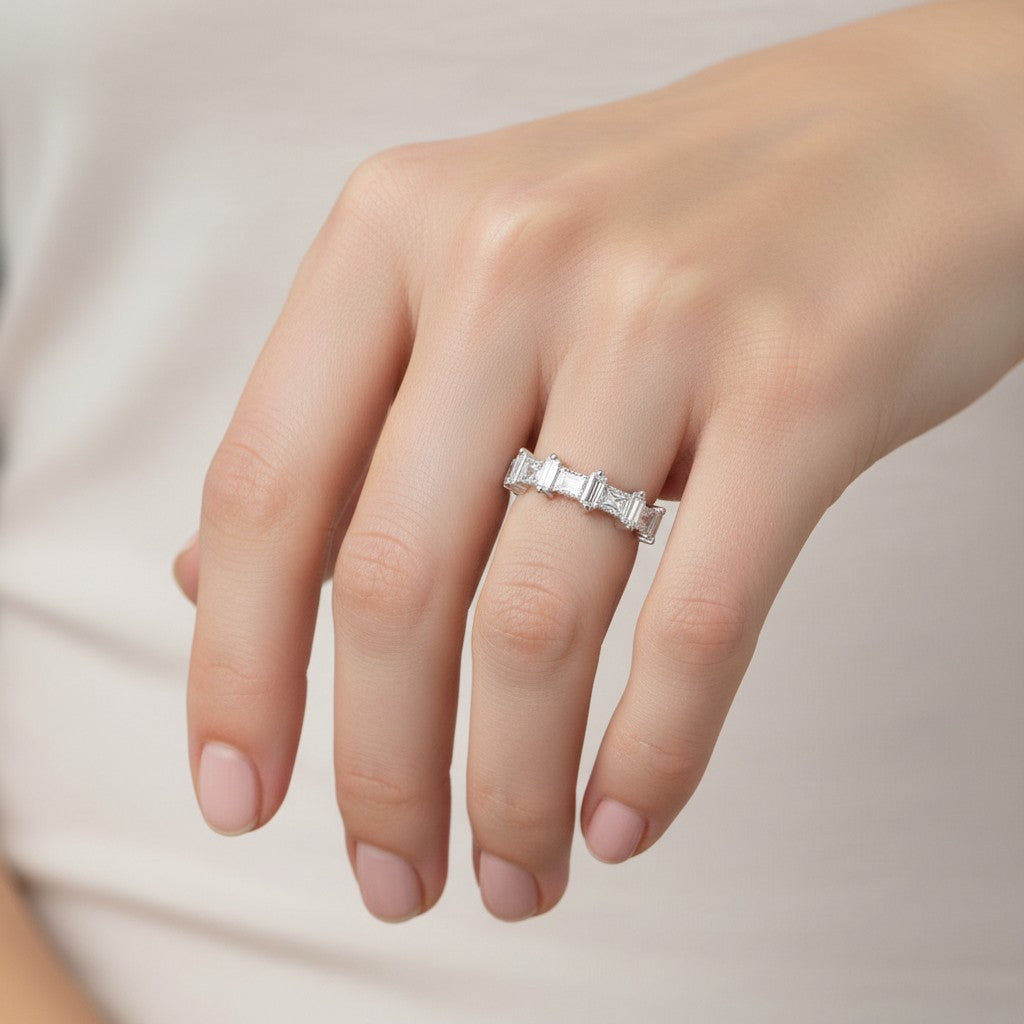 Anillo Cintillo Circones Baguette