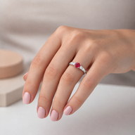 Anillo Cintillo Circón Rubí