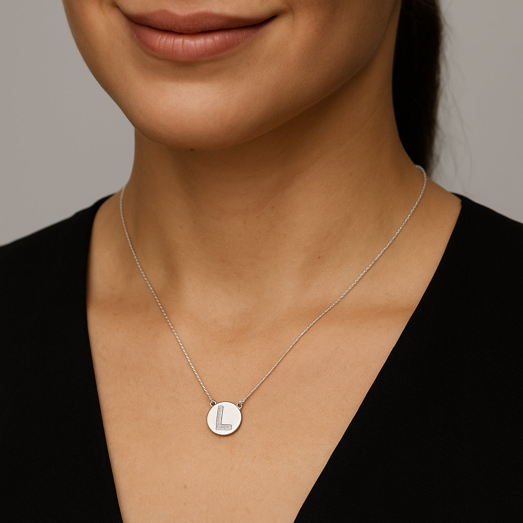 Collar Círculo Letra L  Circones