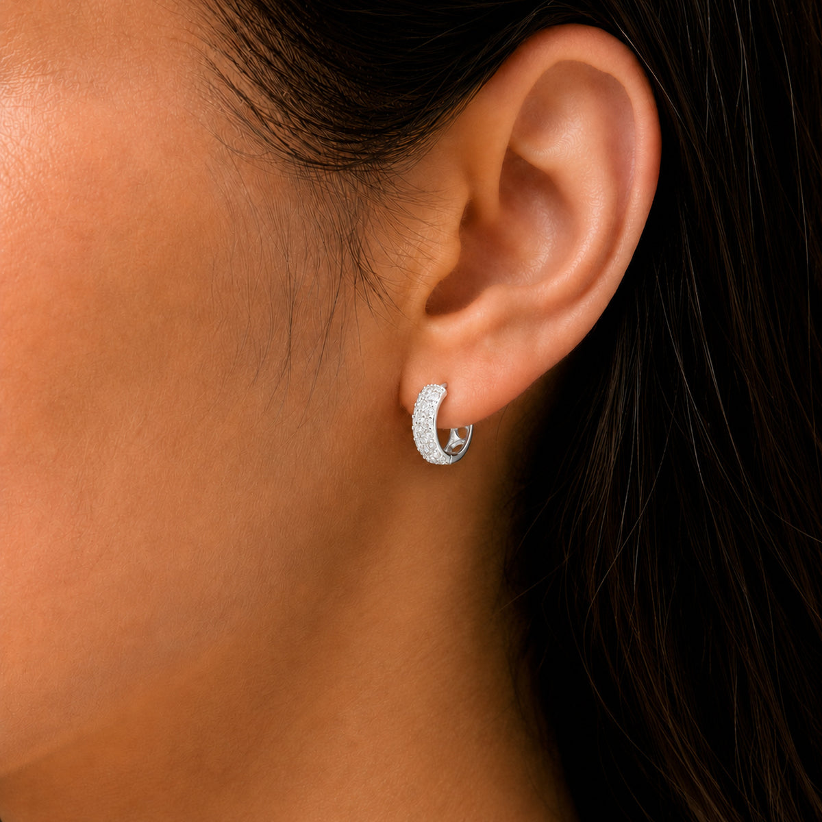 Argolla Huggie Circones Pavé 13 mm