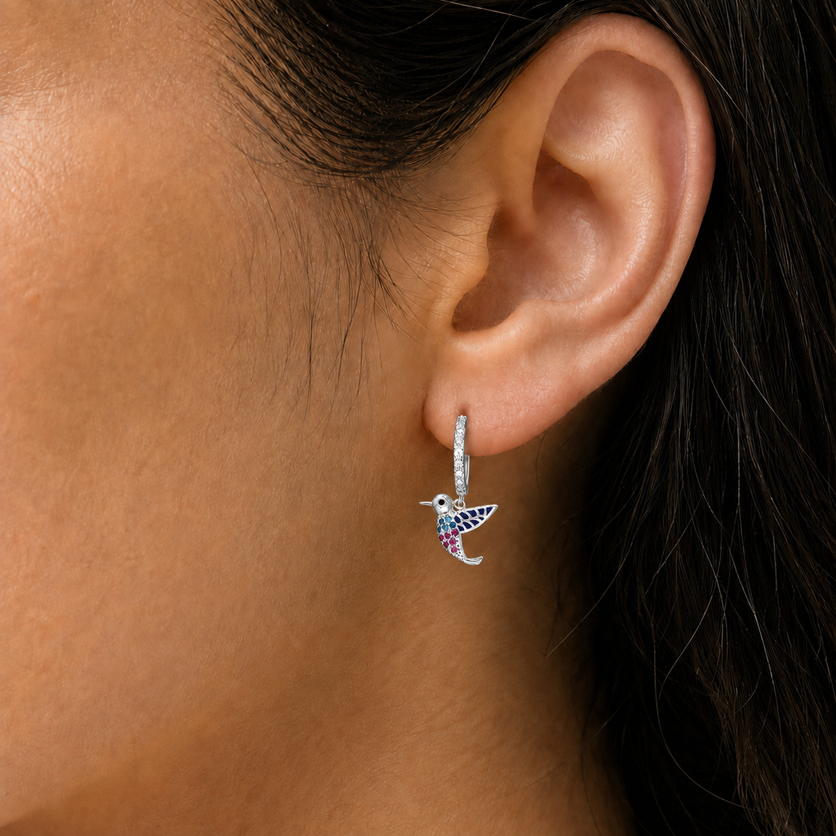 Argolla Huggie Colibrí Circones Multicolor 14 mm
