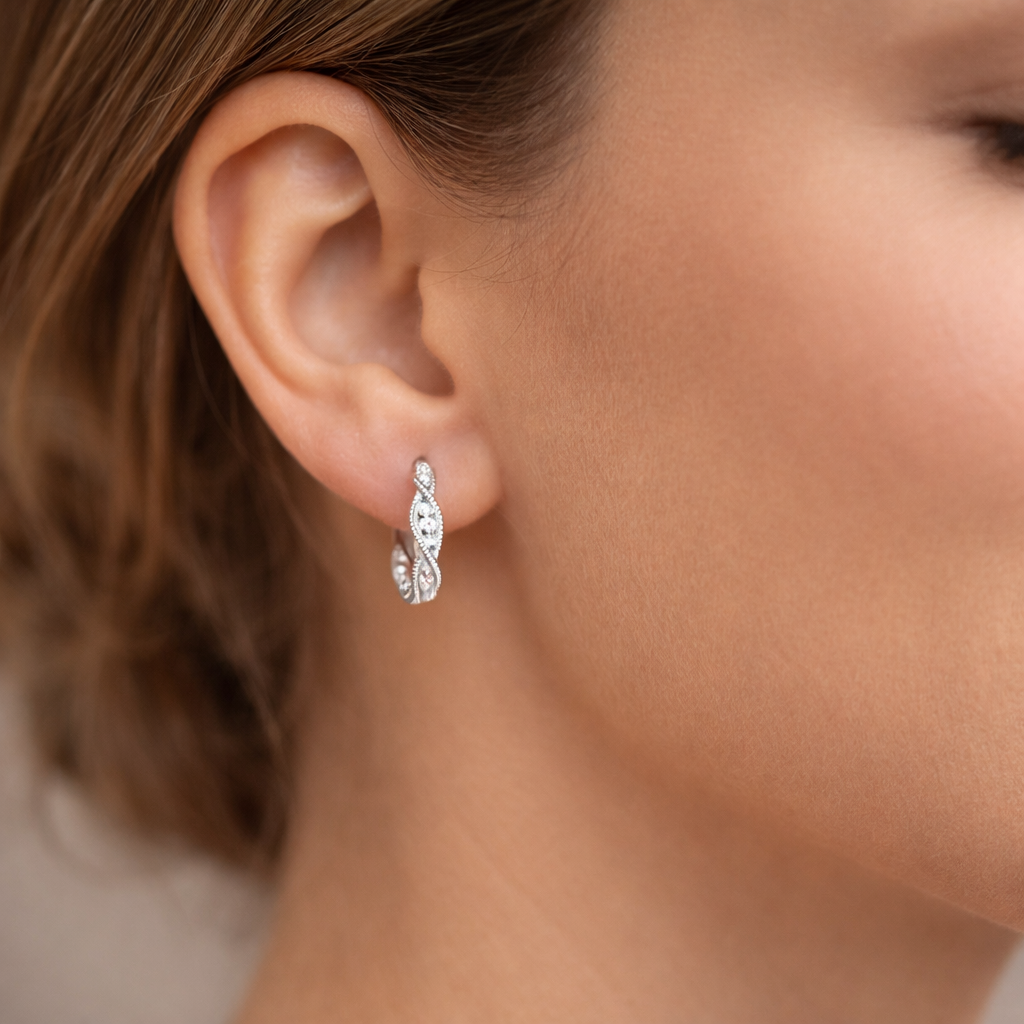 Argolla Huggie Entorchada Circones 13 mm