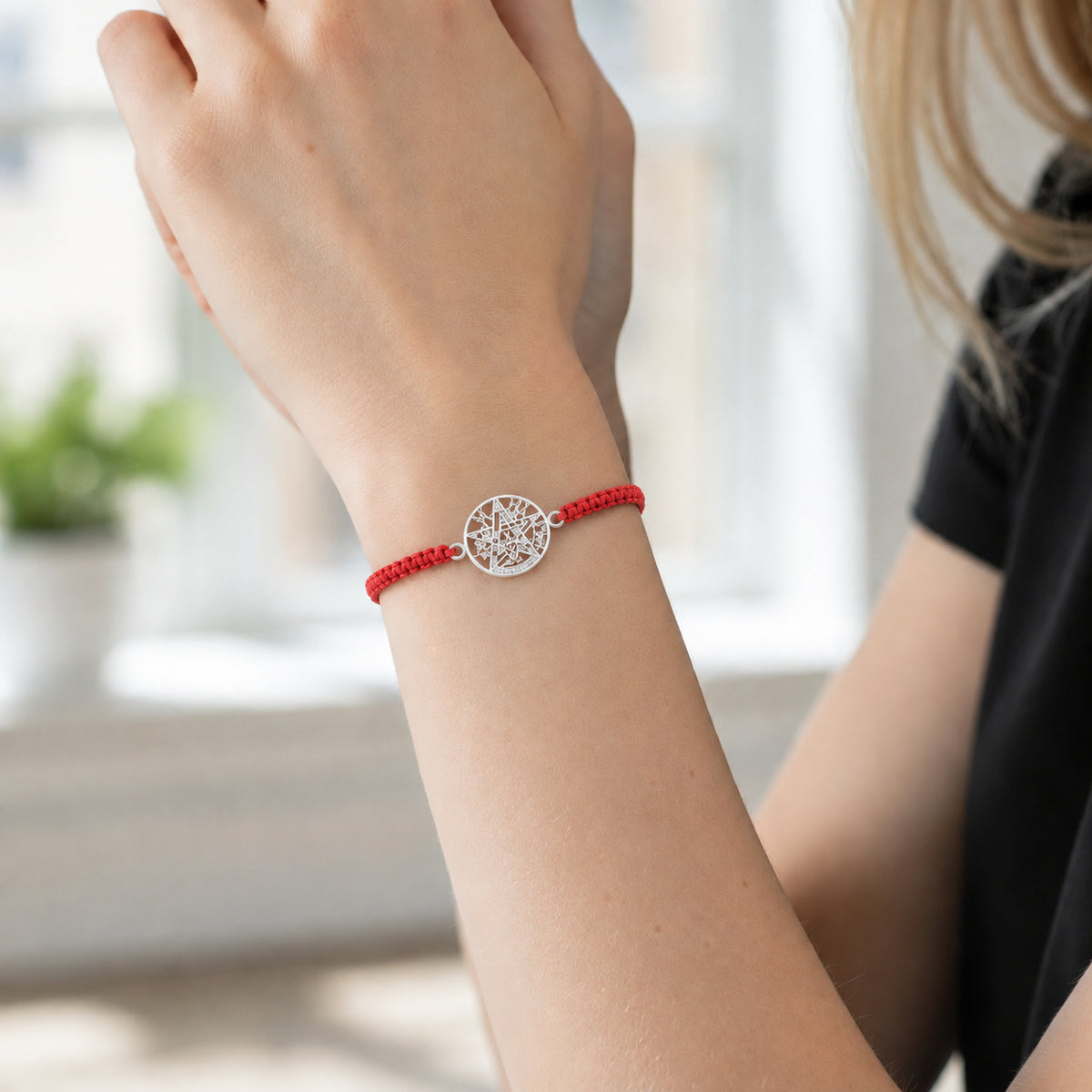 Pulsera Ajustable Hilo Tetragramaton