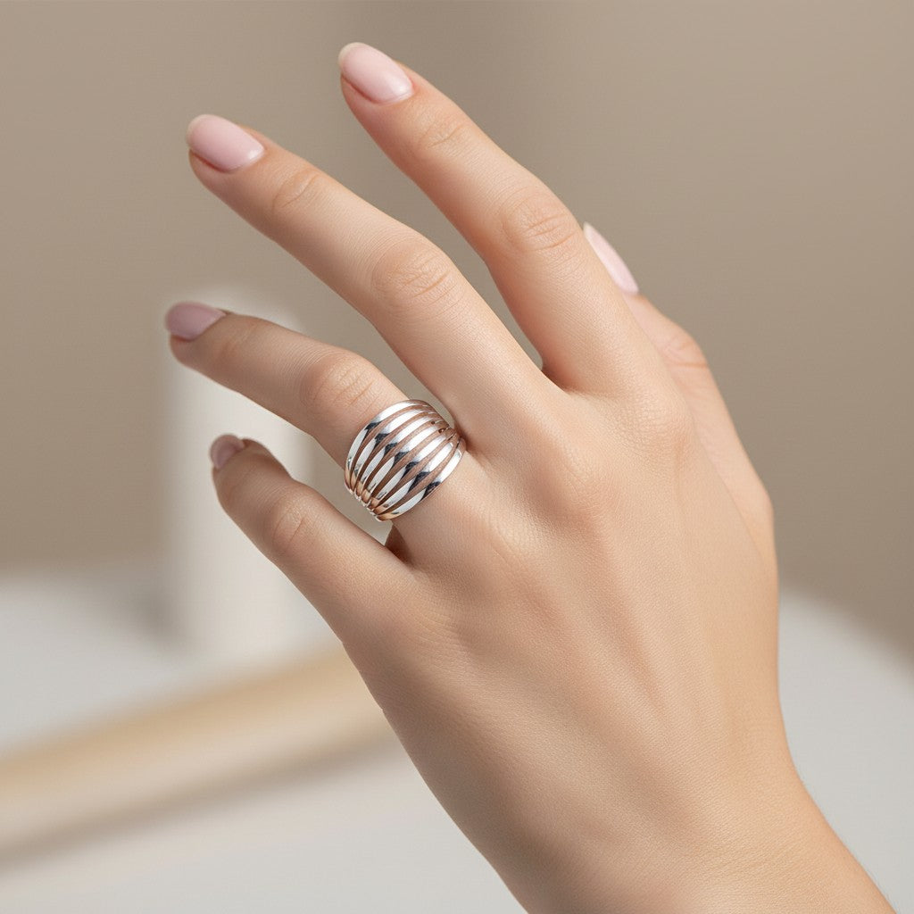 Anillo Ajustable Líneas Entrelazadas