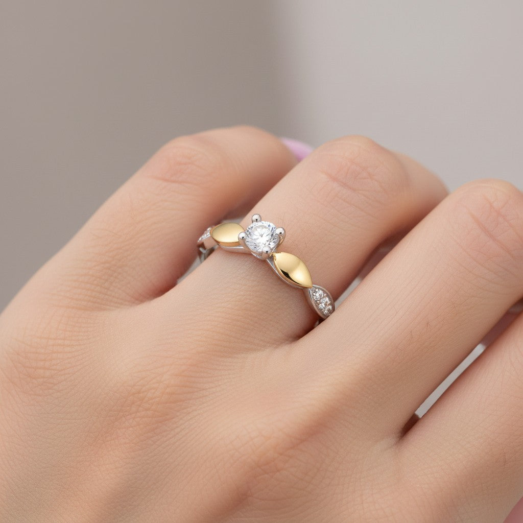 Anillo Circón Solitario con Oro