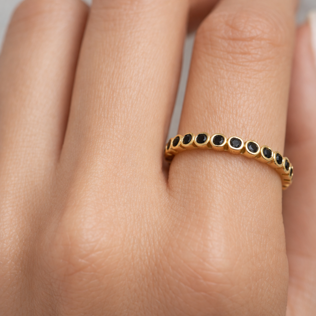 Anillo Cintillo Sin Fin Circones Ónix