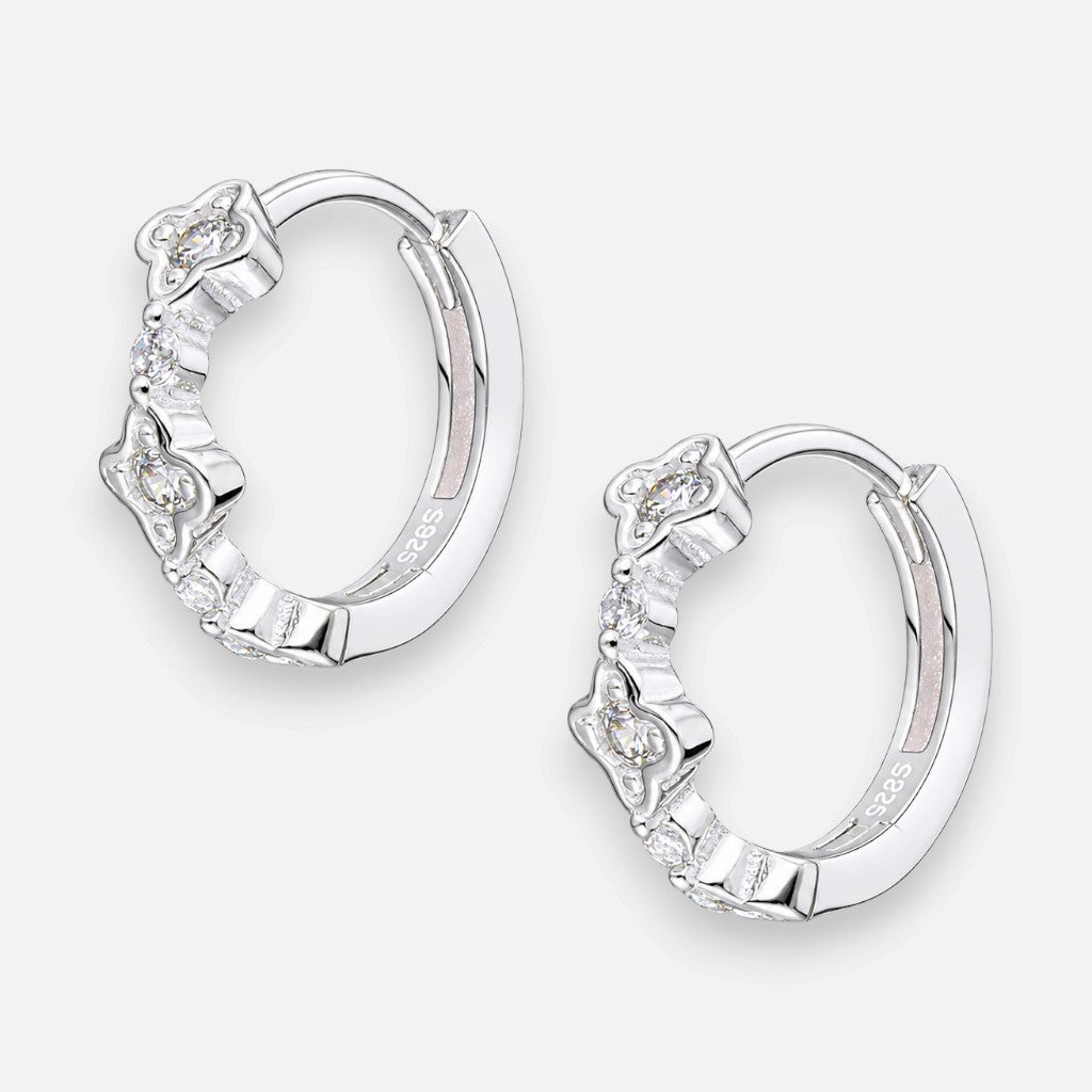 Argolla Huggie Trébol de la Suerte Circones 13 mm