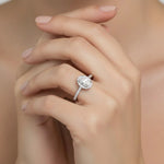 Anillo Solitario Moissanita y Circones 18