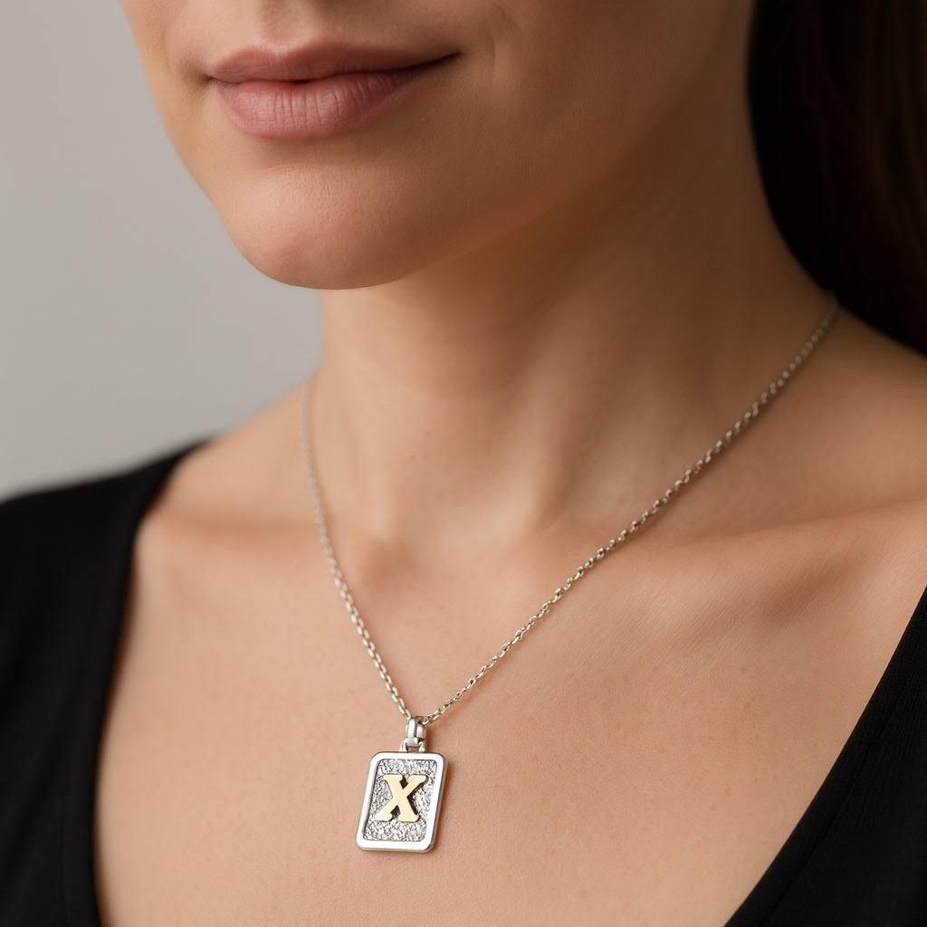 Colgante Rectangular Letra X en Oro