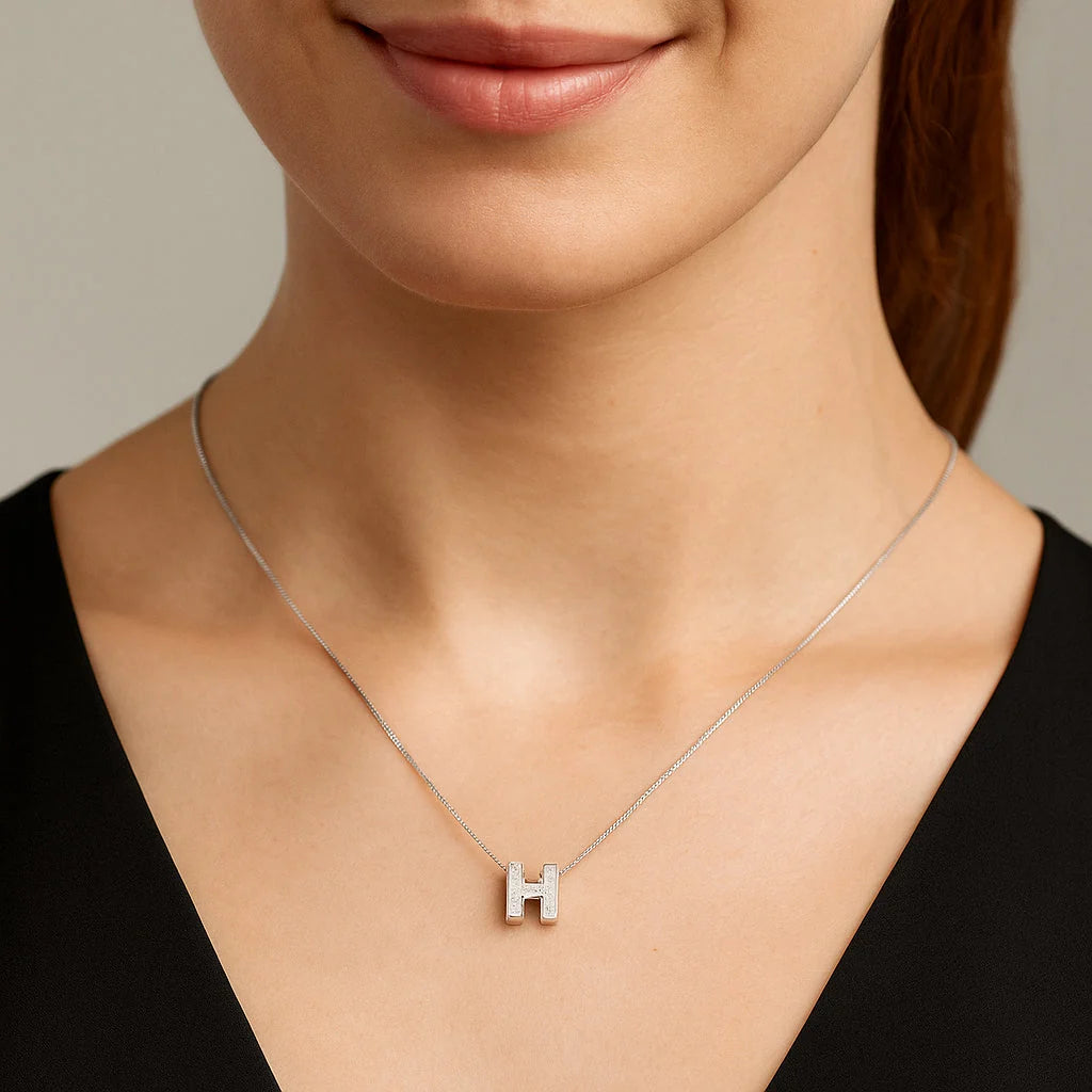Collar Letra H Circones
