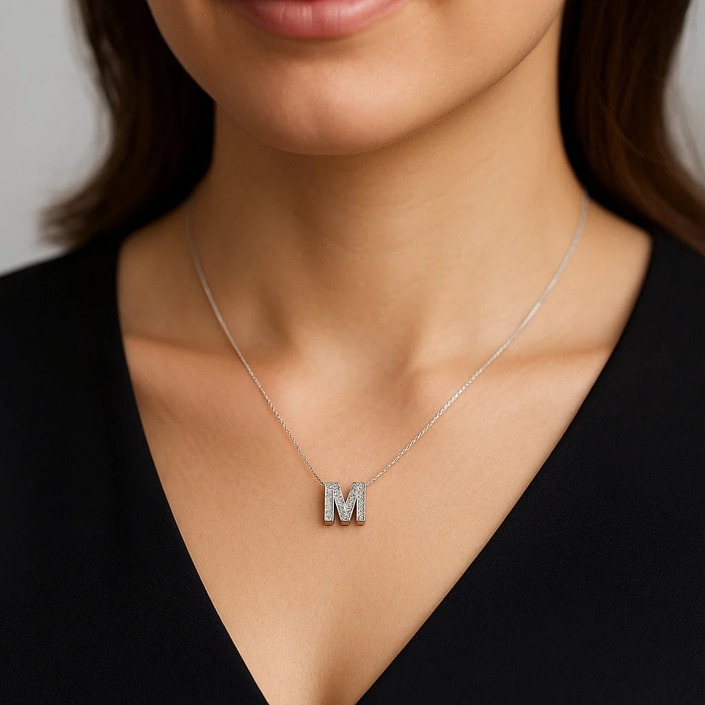Collar Letra M Circones