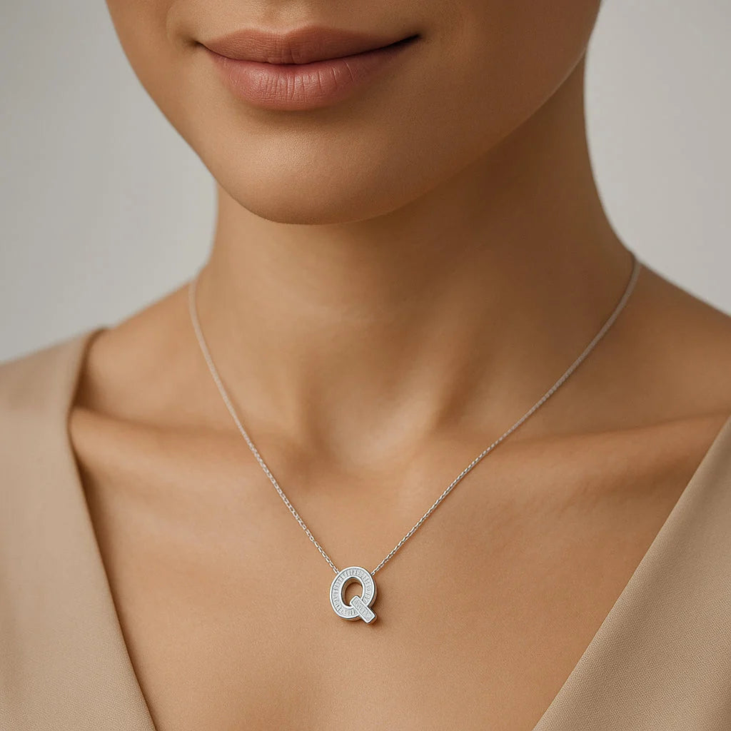 Collar Letra Q Circones
