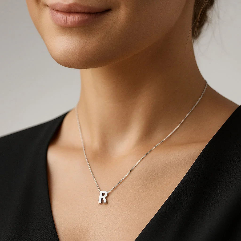 Collar Letra R