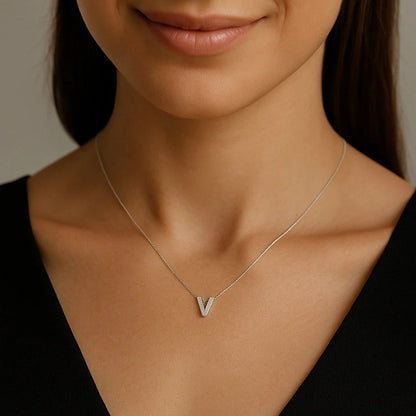 Collar Letra V Circones