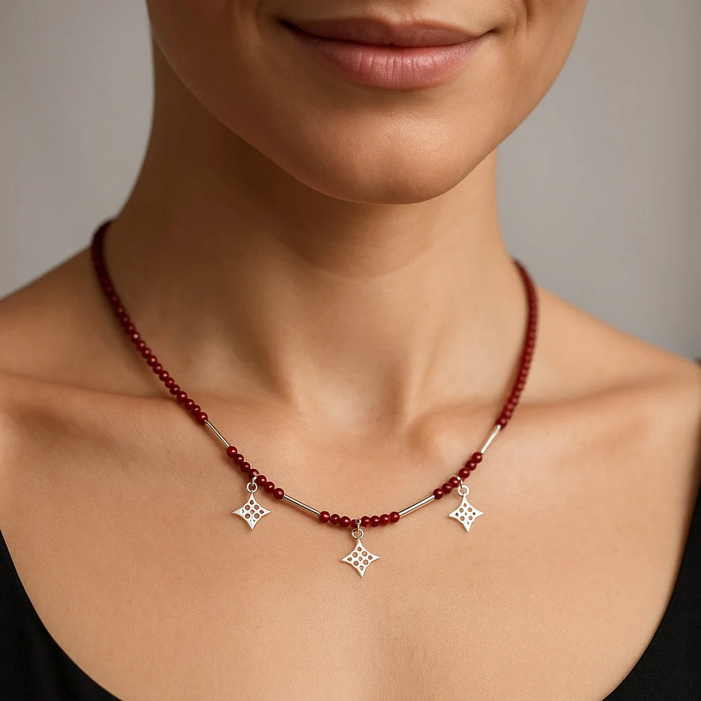 Collar Nudo de Brujas Cristales Rojos