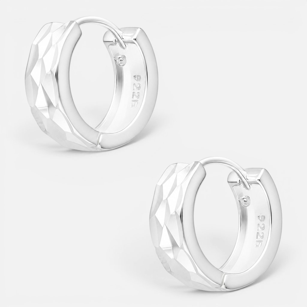 Argolla Huggie Facetada 15 mm
