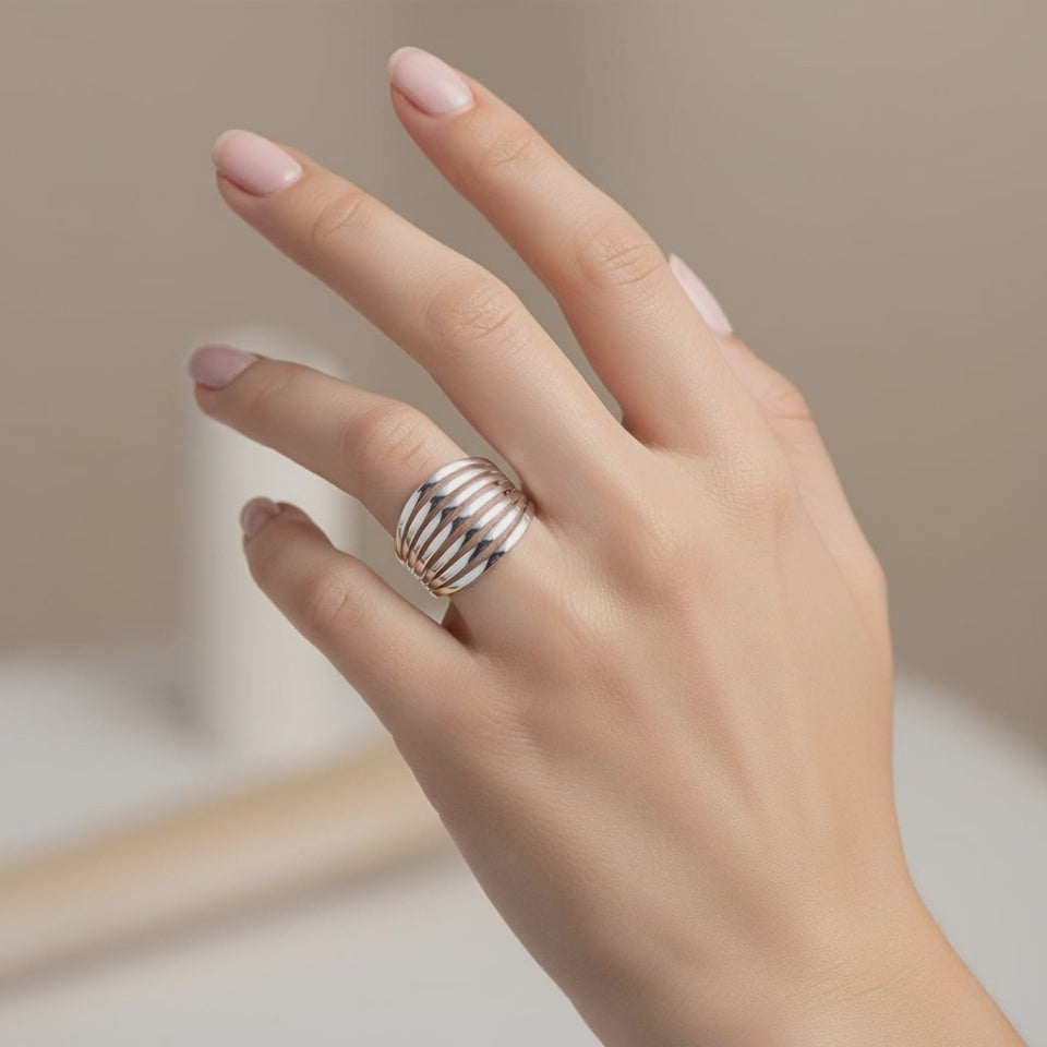 Anillo Ajustable Líneas Entrelazadas