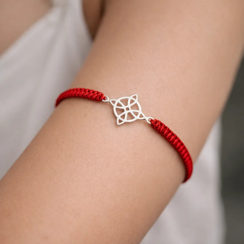 Pulsera Hilo Rojo Ajustable Nudo de Brujas