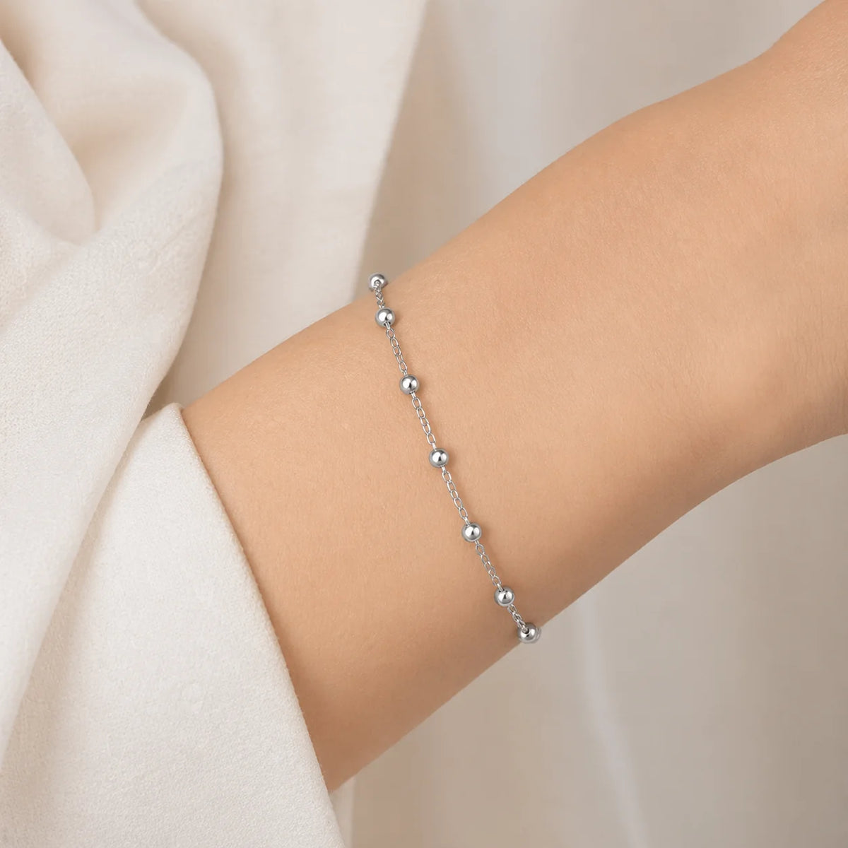 Pulsera Tradicional con Esferas