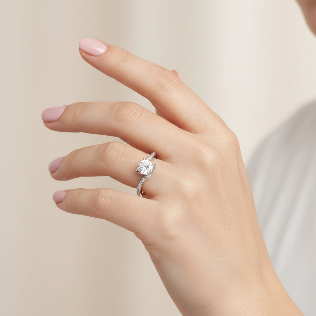 Anillo Solitario Moissanita y Circones