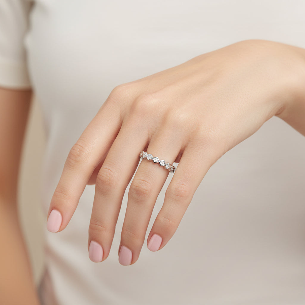 Anillo Cintillo Rombos Circones