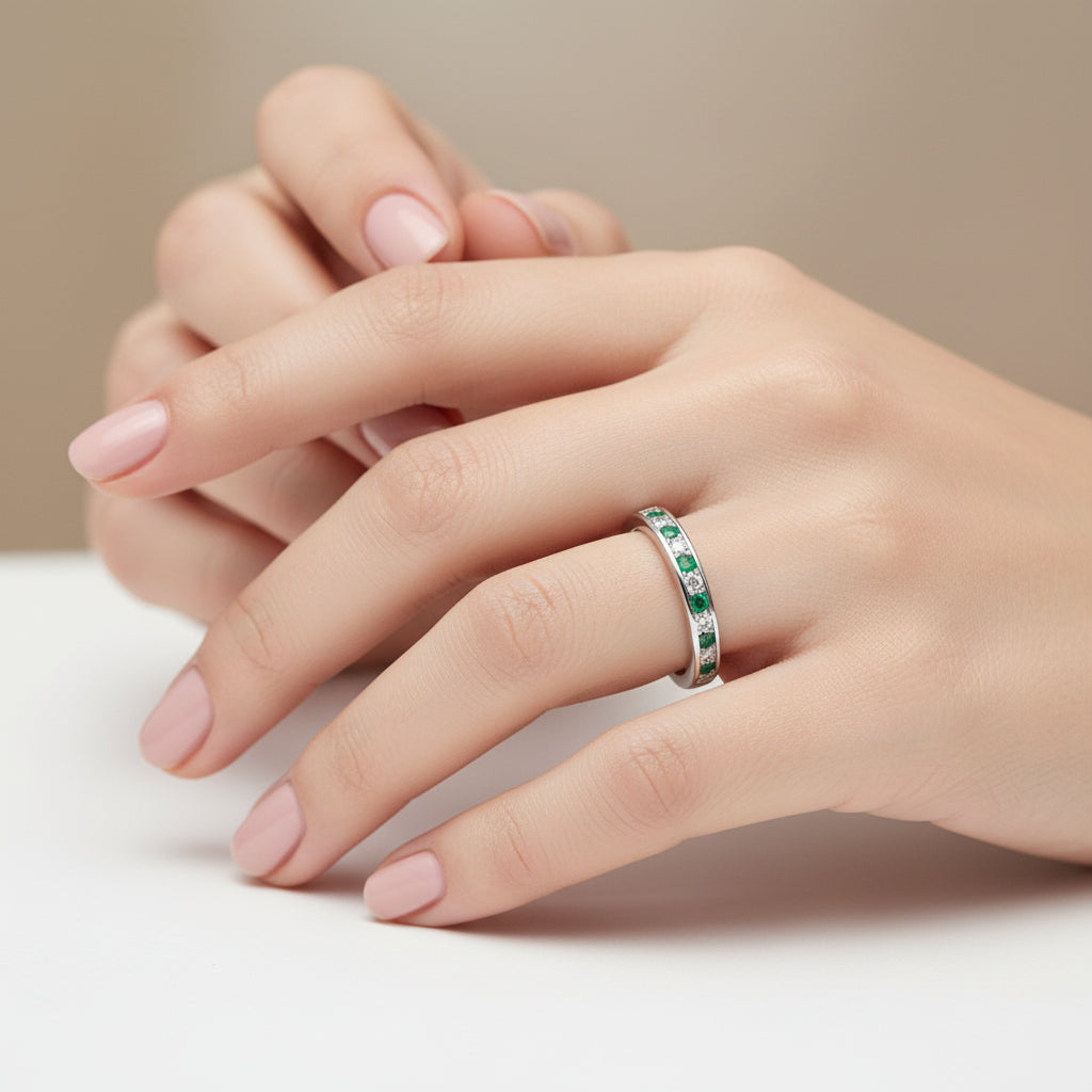 Anillo Cintillo Circones Esmeralda