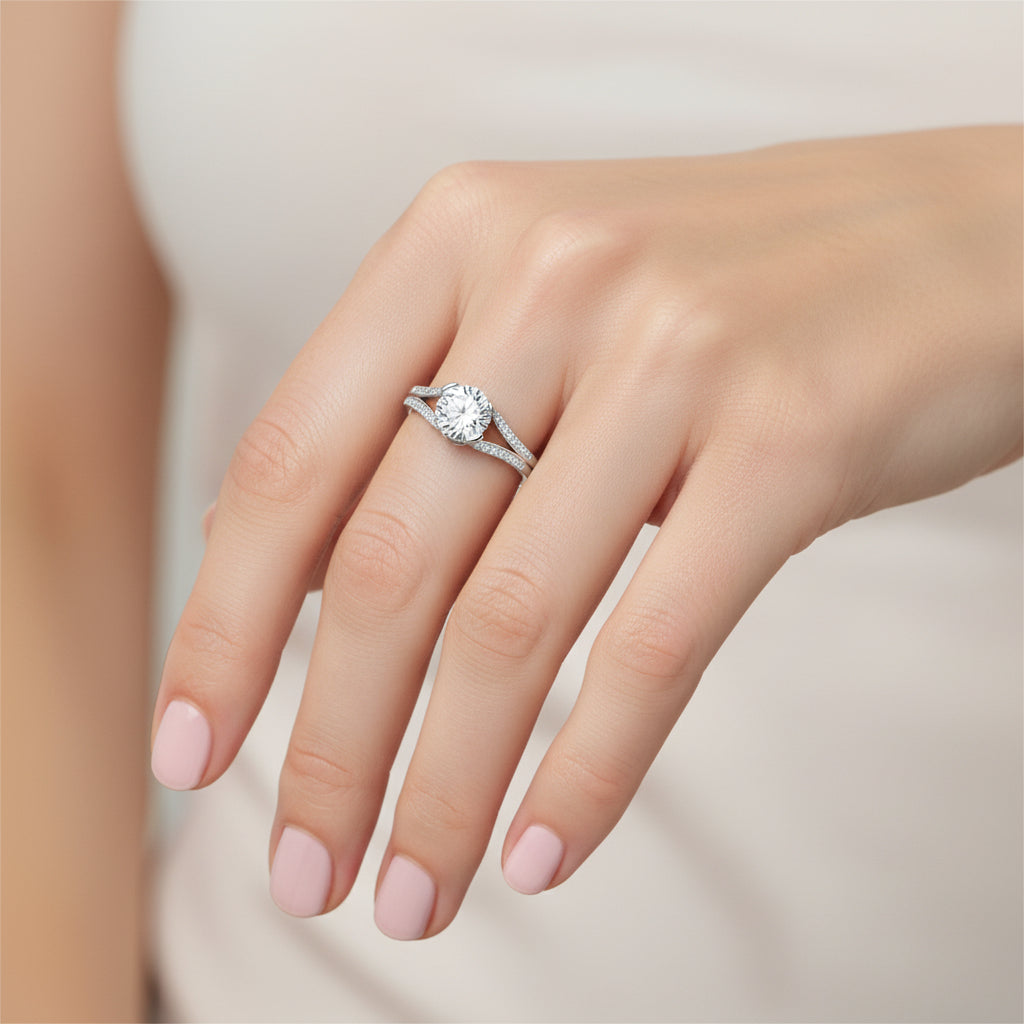 Anillo Solitario Moissanita y Circones