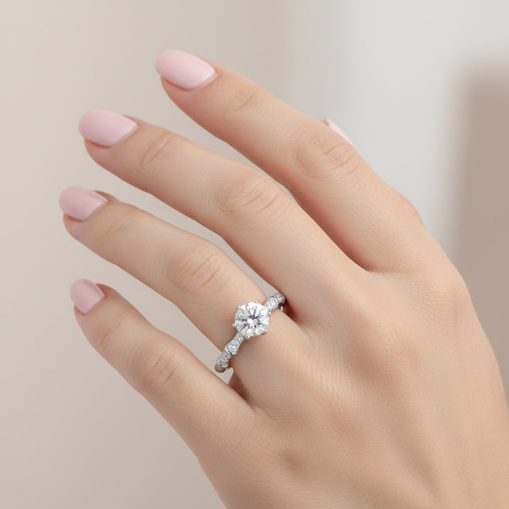 Anillo Solitario Moissanita y Circones